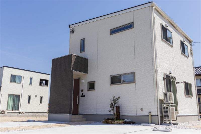 pixta_66498532_M_R800